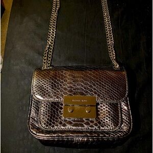 Gorgeous Michael Kors Metallic Silver Crocodile Leather Medium Sloan